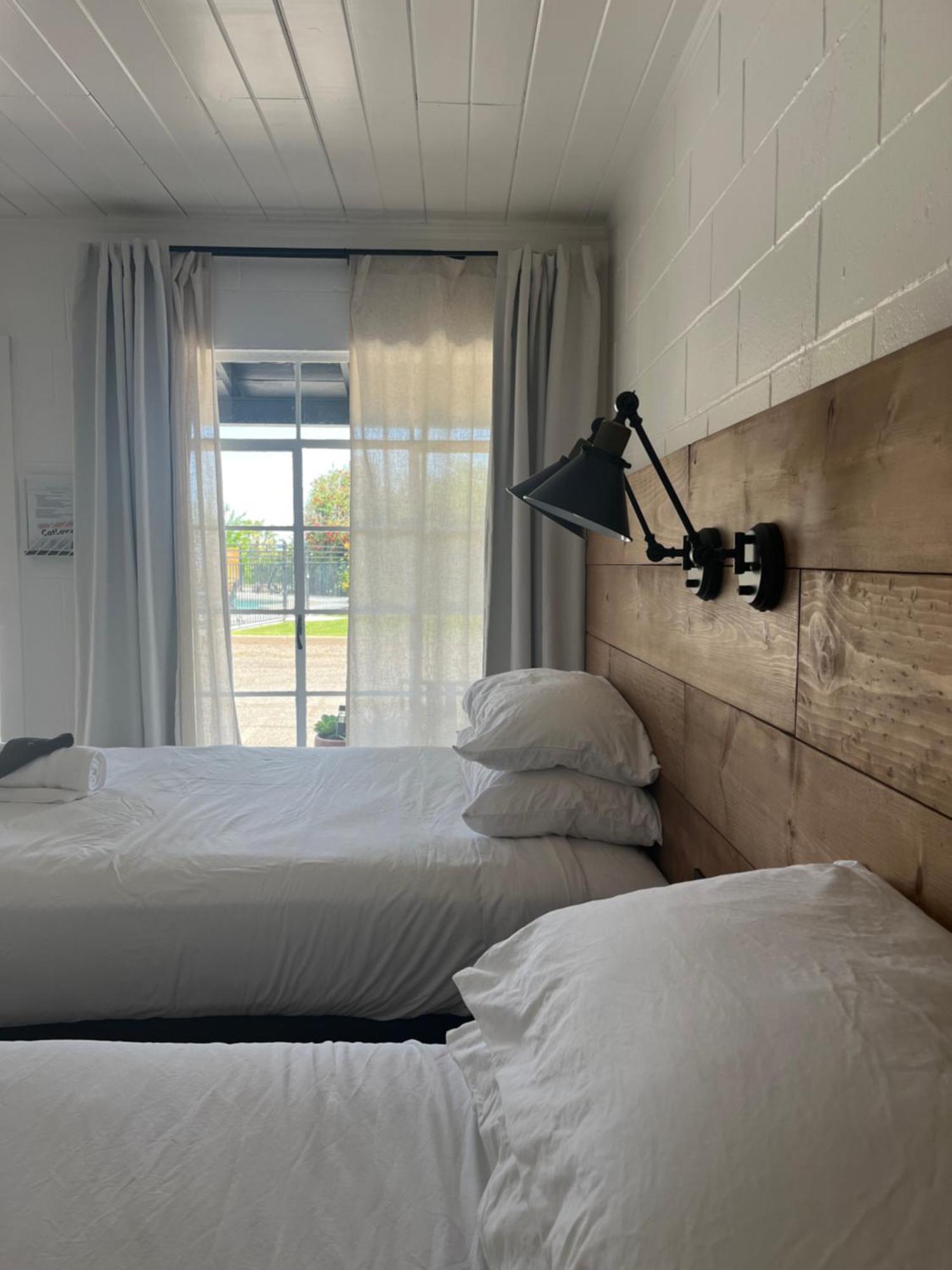 Triangle Motel Ред Блъф Екстериор снимка