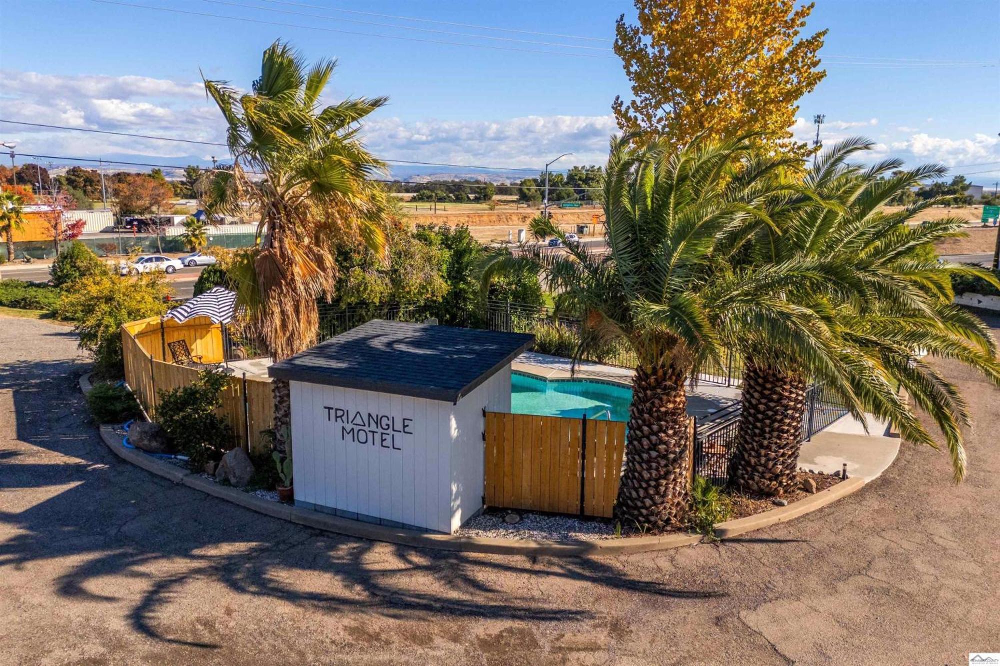 Triangle Motel Ред Блъф Екстериор снимка